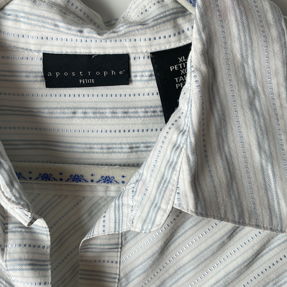 Blouse - Picture 2 of 3